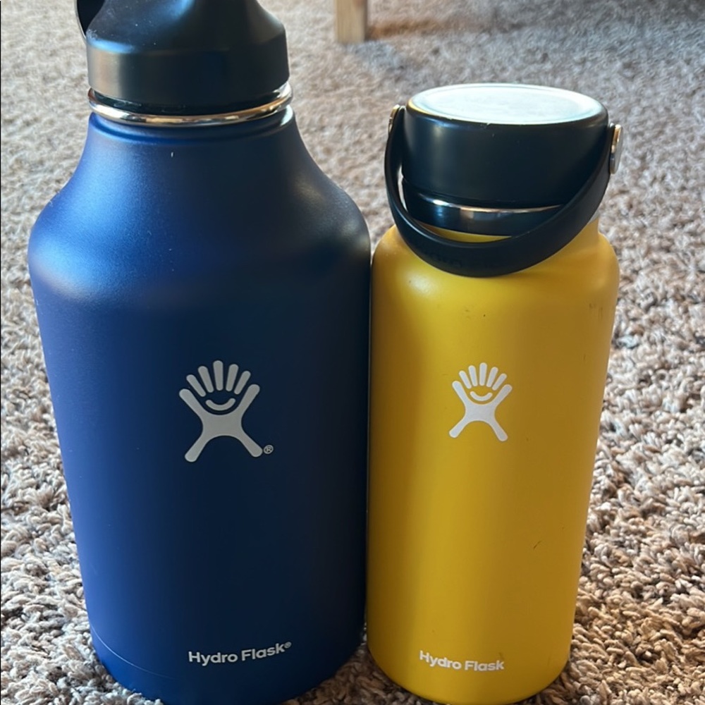 2 Hydroflask water bottles.